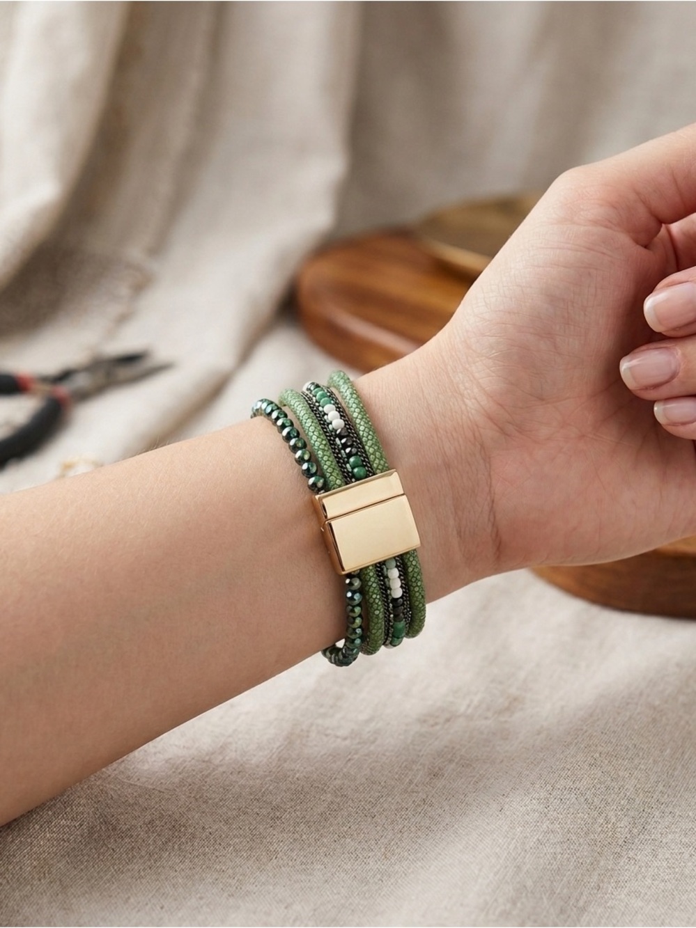 NEW Green Multi-Row Gem & Bead Bracelet Stack Magnetic Clasp Green & Gold Tone - Picture 2 of 3
